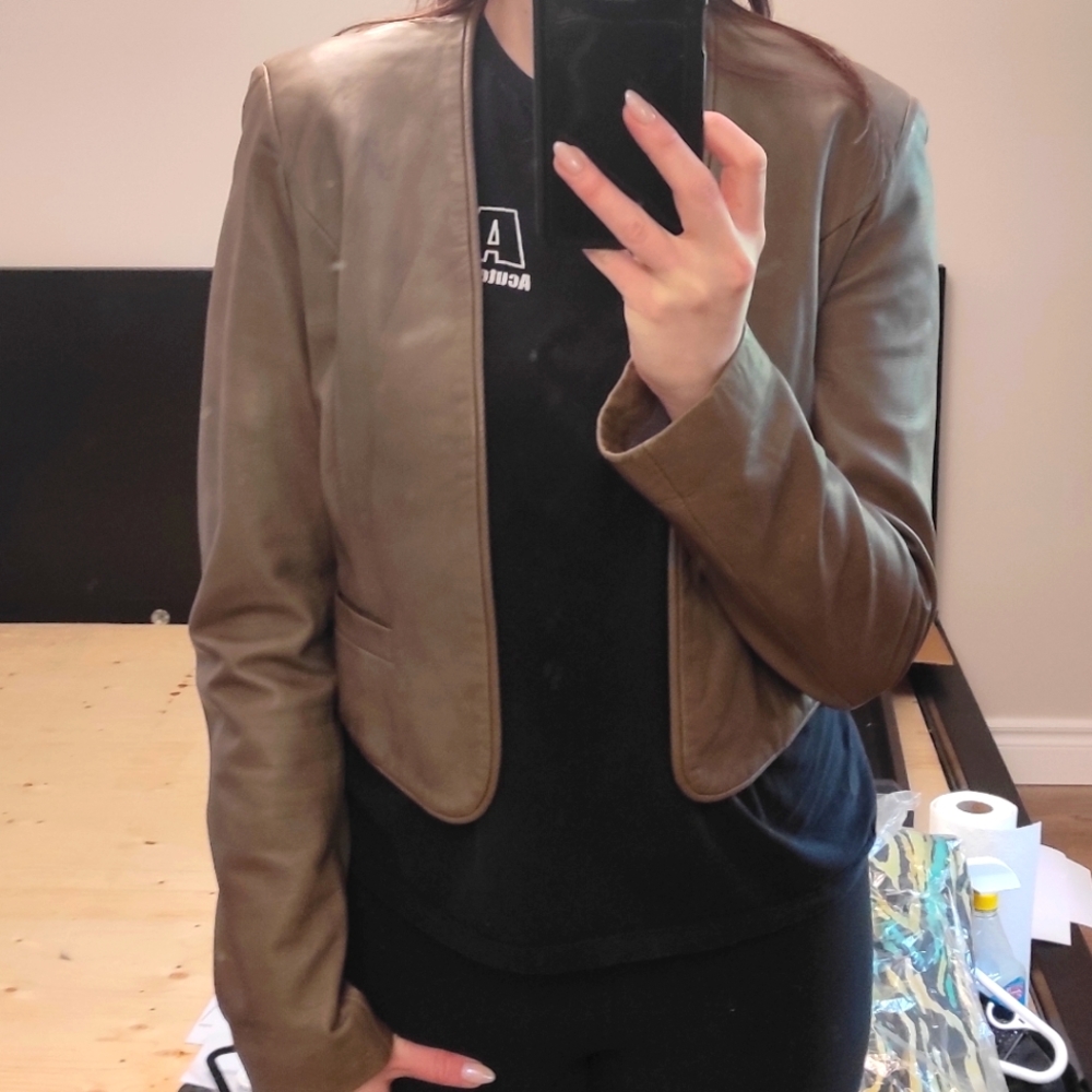 100% real leather Bide and Sass cropped jacket with silk lining US size 6